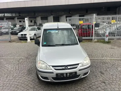 Używany Opel Combo Edition 97 KM (71 kW) 2006 Srebrny Minivan