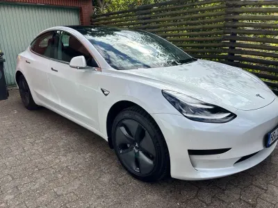 Usata Tesla Model 3 Standard Range Plus 239 kW (325 CV) 2020 Bianco Berlina
