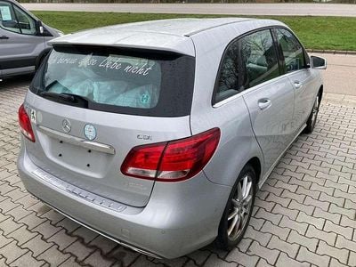 Usata Mercedes B200 136 CV (100 kW) 2015 Argento Monovolume