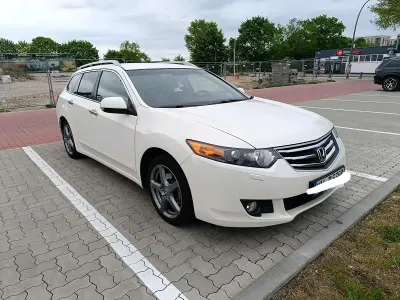 Gebraucht Honda Accord 156 PS (114 kW) 2011 Weiß Kombi