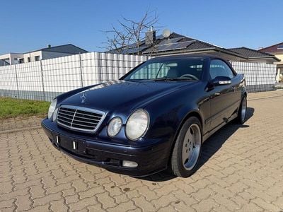Usata Mercedes CLK320 218 CV (160 kW) 2000 Blu Cabrio