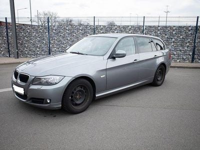 Begagnad BMW 318 141 HK (103 kW) 2009 Silver Kombi