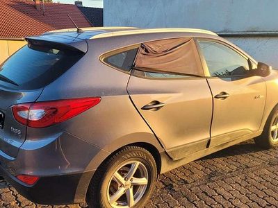Grau Gebraucht 2015 Hyundai ix35 SUV | 10.339 € (Fairer Preis)