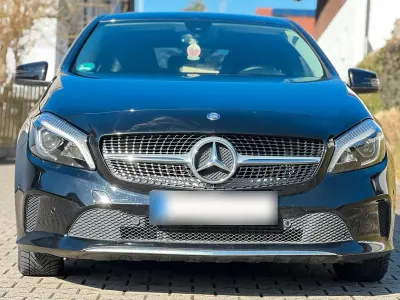 Gebraucht Mercedes 200 136 PS (100 kW) 2016 Schwarz Limousine