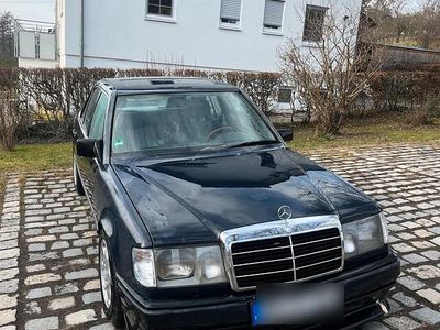 Blau Gebraucht 1988 Mercedes E230 Limousine | 4.900 €