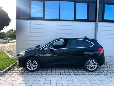 BMW 225