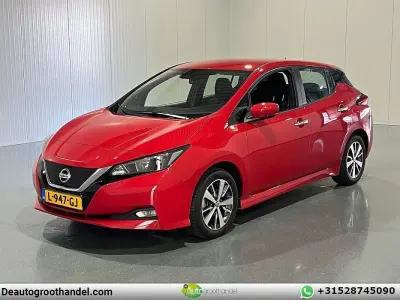 Gebraucht Nissan Leaf Acenta 110 kW (150 PS) 2021 Rot Kleinwagen