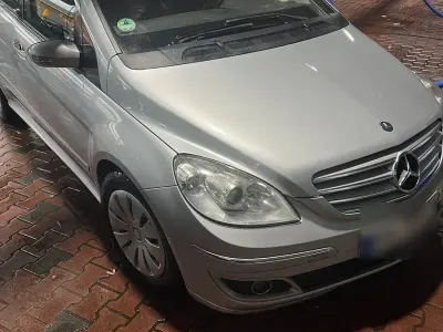 Gebraucht Mercedes B200 140 PS (102 kW) 2006 Silber Van / Kleinbus