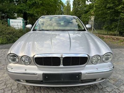 Jaguar XJ8