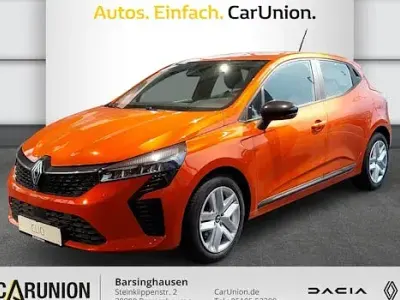 Nuova Renault Clio V Evolution 115 CV (84 kW) 2025 Arancione Berlina