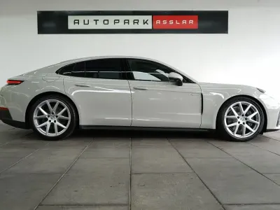 Gebraucht Porsche Panamera 4 470 PS (345 kW) 2024 Grau Kleinwagen