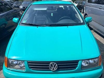 Second-hand VW Polo 50 CP (36 kW) 1999 Verde Hatchback