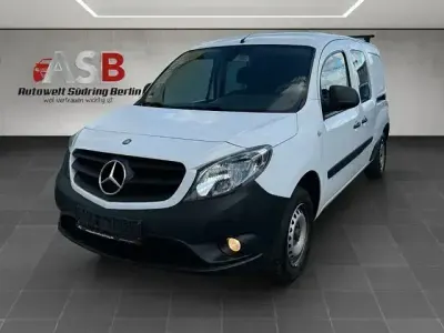 Używany Mercedes Citan 109 90 KM (66 kW) 2018 Biały Minivan