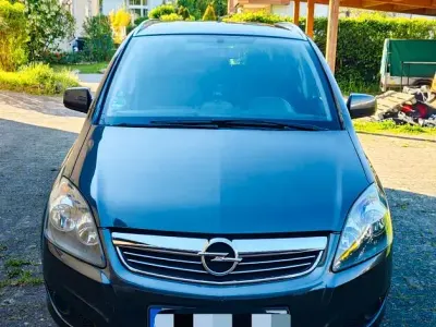 Gebraucht Opel Zafira Design Edition 140 PS (102 kW) 2011 Grau Van / Kleinbus