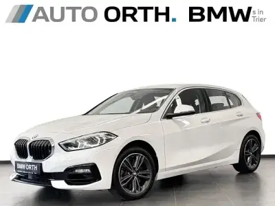 Gebraucht BMW 120 Sport Line 270 PS (198 kW) 2022 Alpinweiß iii Limousine