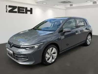 Neu VW Golf VIII Life 116 PS (85 kW) 2026 Grau Limousine