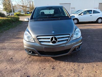 Mercedes B180