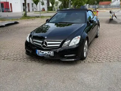 Gebraucht Mercedes E200 Avantgarde 184 PS (135 kW) 2012 Schwarz Cabrio
