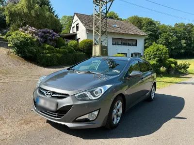 Gebraucht Hyundai i40 141 PS (103 kW) 2011 Grau Kombi