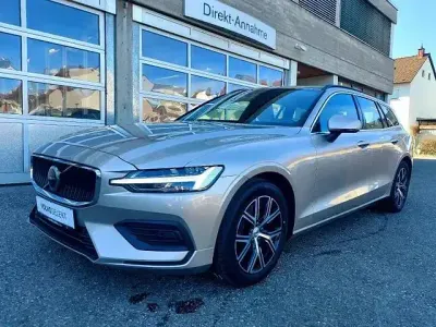 Gebraucht Volvo V60 Core 197 PS (144 kW) 2023 Silber Kombi