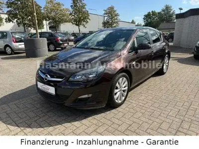 Gebraucht Opel Astra 110 PS (80 kW) 2013 Braun Limousine