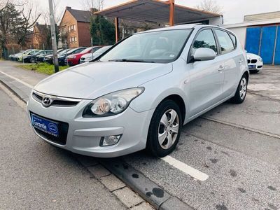 gebraucht Hyundai i30 Comfort 1.6 / S.dach/ 1.Hand / Klima /Voll scheckheft