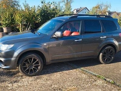 Begagnad Subaru Forester Exclusive+ 150 HK (110 kW) 2008 Grå SUV