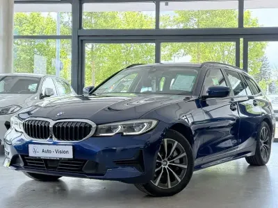 Używany BMW 330 Advantage 265 KM (194 kW) 2020 Niebieski Sedan/Limuzyna