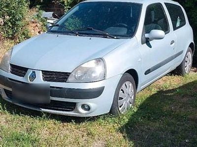 Gebraucht Renault Clio II Dynamique 98 PS (72 kW) 2004 Grau Kleinwagen
