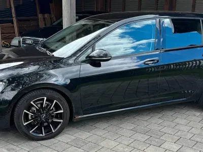 Gebraucht VW Golf VII Highline 150 PS (110 kW) 2013 Schwarz Limousine