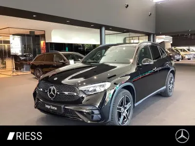 Gebraucht Mercedes GLC220 AMG 197 PS (144 kW) 2025 Metalliclack obsidianschwarz SUV