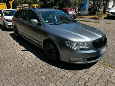 Gebraucht Skoda Superb 170 PS (125 kW) 2013 Grau Kombi