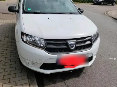 Gebraucht Dacia Sandero 75 PS (55 kW) 2014 Weiß Kleinwagen