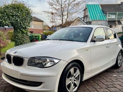 Gebraucht BMW 120 Sport Line 177 PS (130 kW) 2010 Weiß Kleinwagen