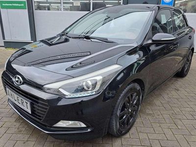 Gebraucht Hyundai i20 Style 101 PS (74 kW) 2016 Schwarz Kleinwagen