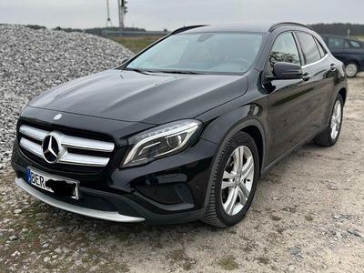 Usata Mercedes GLA200 156 CV (114 kW) 2016 Nero SUV