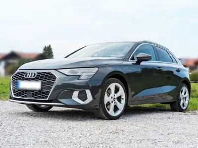 Gebraucht Audi A3 116 PS (85 kW) 2023 Schwarz Limousine