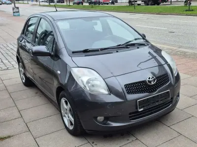 Gebraucht Toyota Yaris 87 PS (63 kW) 2008 Grey metallic Kleinwagen