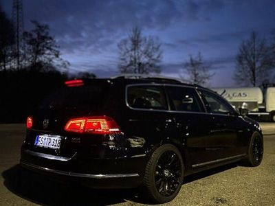 Gebraucht VW Passat Highline 177 PS (130 kW) 2014 Schwarz Kombi
