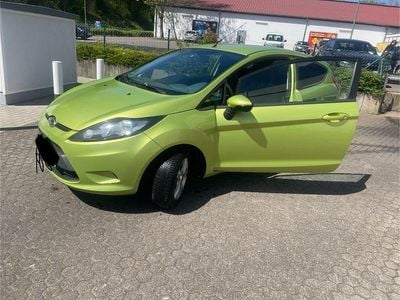 Usata Ford Fiesta Ghia 90 CV (66 kW) 2009 Verde Berlina
