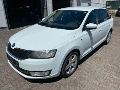 Gebraucht Skoda Rapid Drive 86 PS (63 kW) 2015 Weiß Kleinwagen