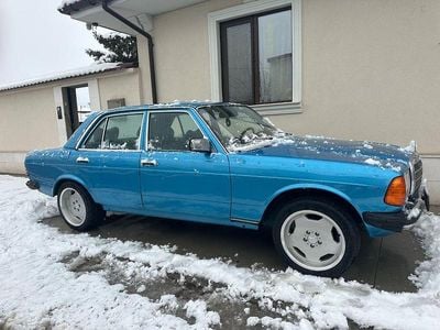 Gebraucht Mercedes 240 72 PS (52 kW) 1983 Blau Limousine