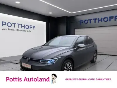 Gebraucht VW Golf VIII Active 150 PS (110 kW) 2023 Delfingrau metallic Limousine
