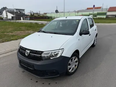 Używany Dacia Sandero Acces 73 KM (53 kW) 2019 Biały Sedan/Limuzyna