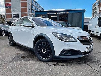 Usata Opel Insignia Country Tourer 163 CV (119 kW) 2015 Bianco Station wagon