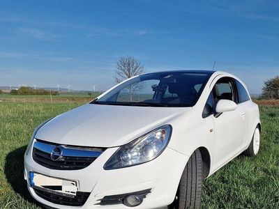 Używany Opel Corsa Sport 101 KM (74 kW) 2010 Biały Hatchback