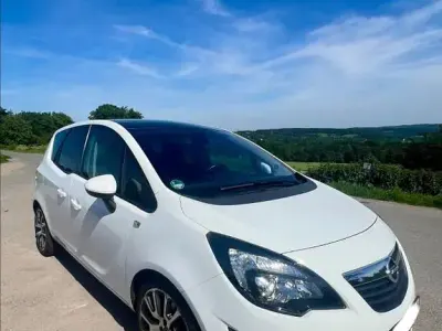 Gebraucht Opel Meriva Design Edition 140 PS (102 kW) 2011 Weiß Van / Kleinbus