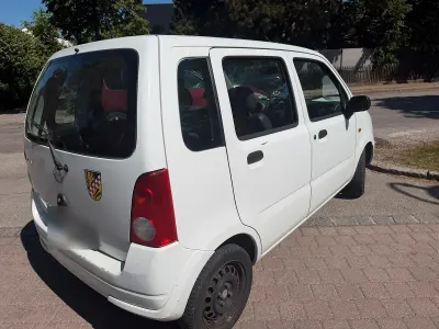 Używany Opel Agila 55 KM (40 kW) 2004 Biały Minivan