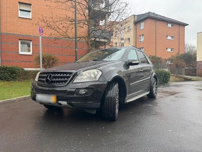 Gebraucht Mercedes ML320 224 PS (164 kW) 2005 Schwarz SUV