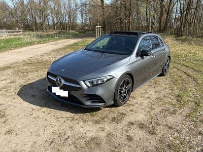 Gebraucht Mercedes A180 AMG line 136 PS (100 kW) 2019 Grau Limousine